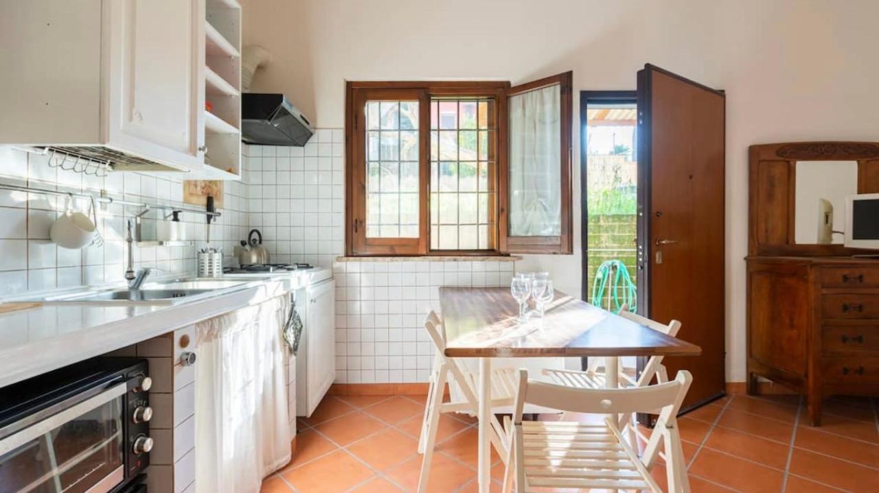 Independent House With Private Patio In Rome Villa Exterior photo